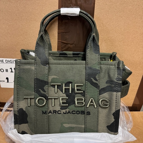 Marc Jacobs The Camo Jacquard Small Tote Bag - Green - Picture 10 of 14